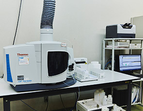 誘導結合プラズマ発光分析計(ICP-AES)